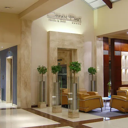 & Hotel
