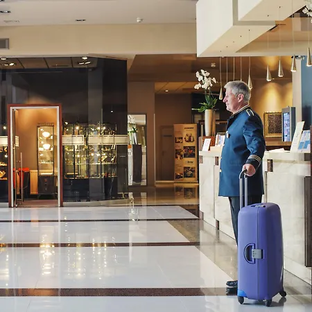 Hotel & 5*