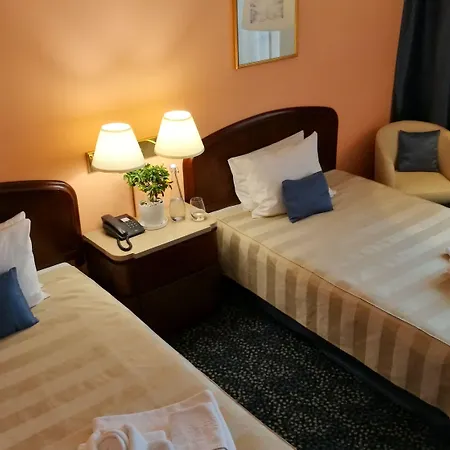 Hotel &