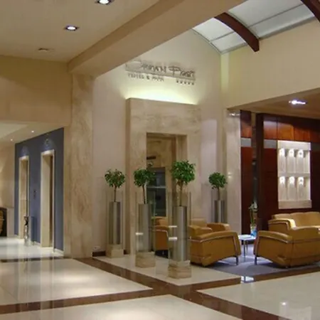Hotel & 5*