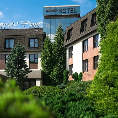 & Hotel