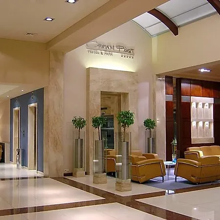Hotel & 5*
