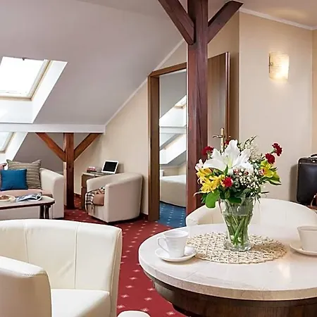 & Hotel