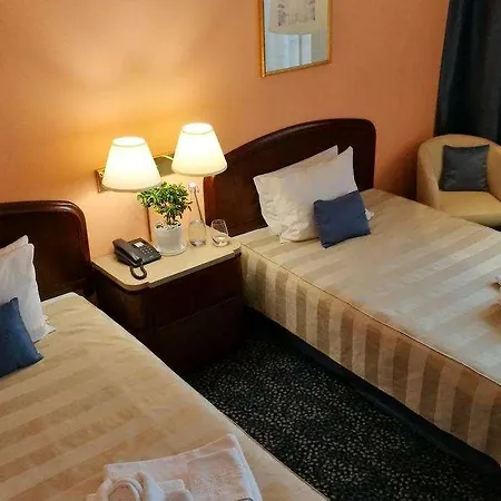 & Hotel 5*
