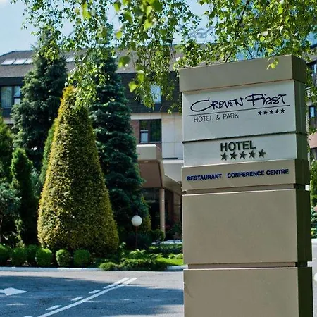 & Hotel