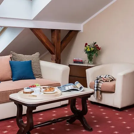 & Hotel 5*
