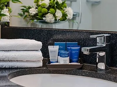 Hotel &